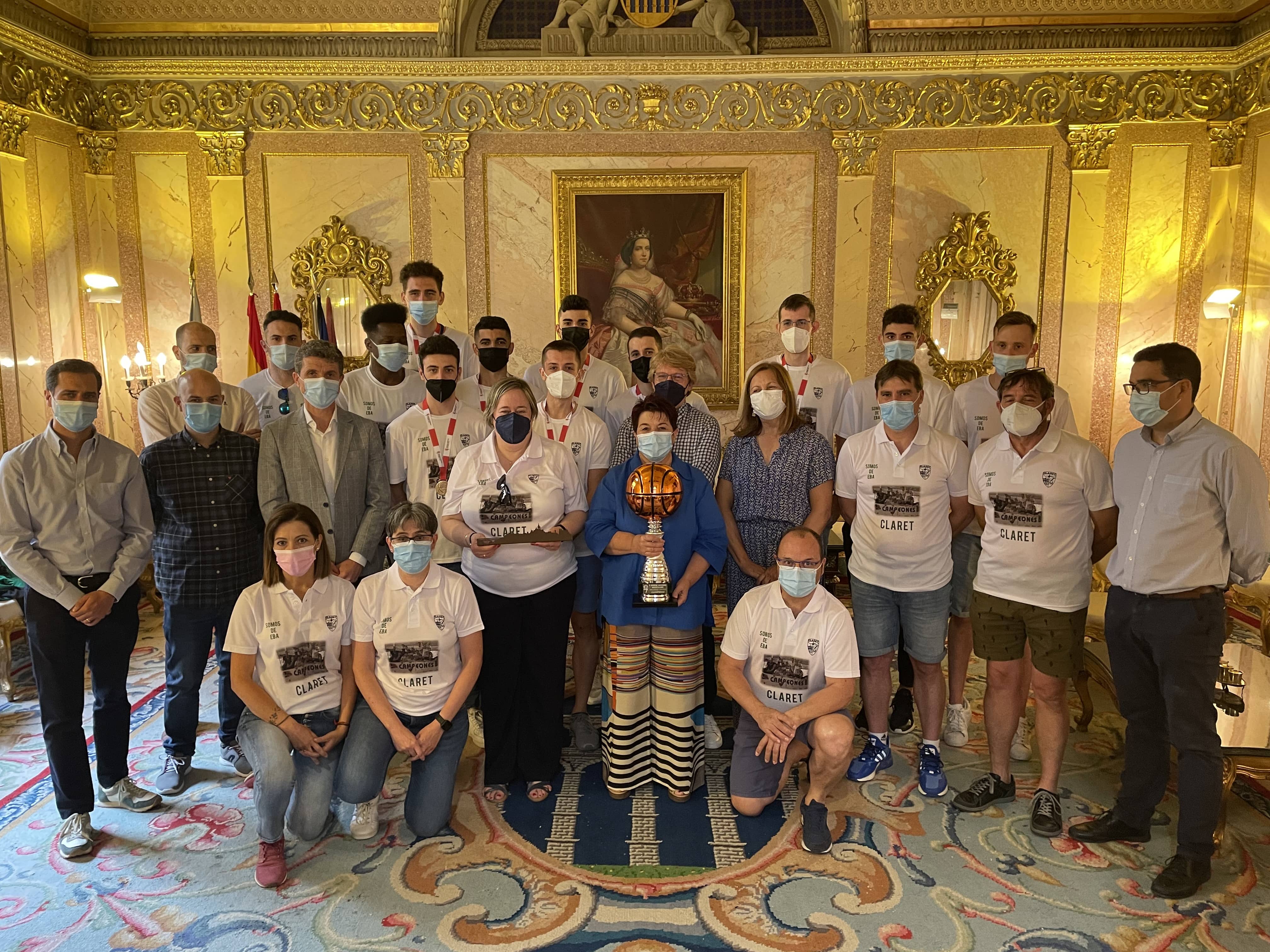 Recepción en el Ayuntamiento de Segovia al CD Claret por su ascenso a la liga EBA