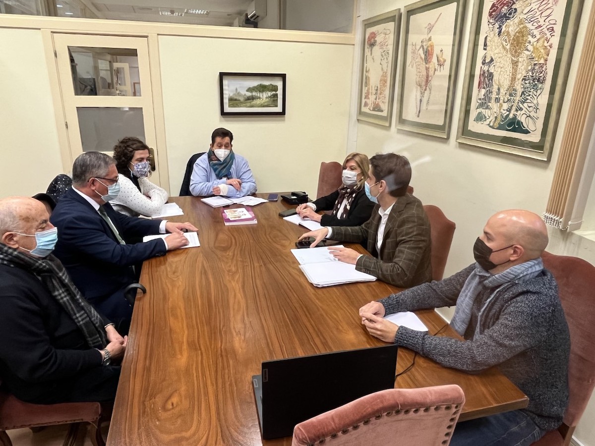 El Ayuntamiento informa de 'CarrilCity' a la AAVV de Santa Eulalia