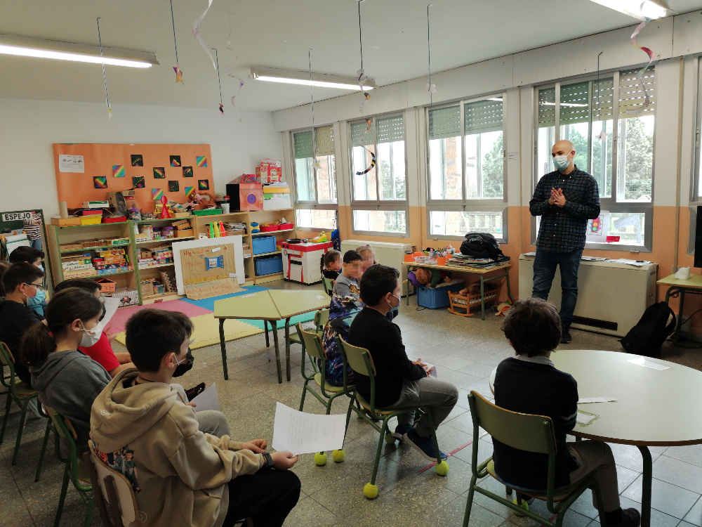 Concejal Ángel Galindo visita Los Almendros