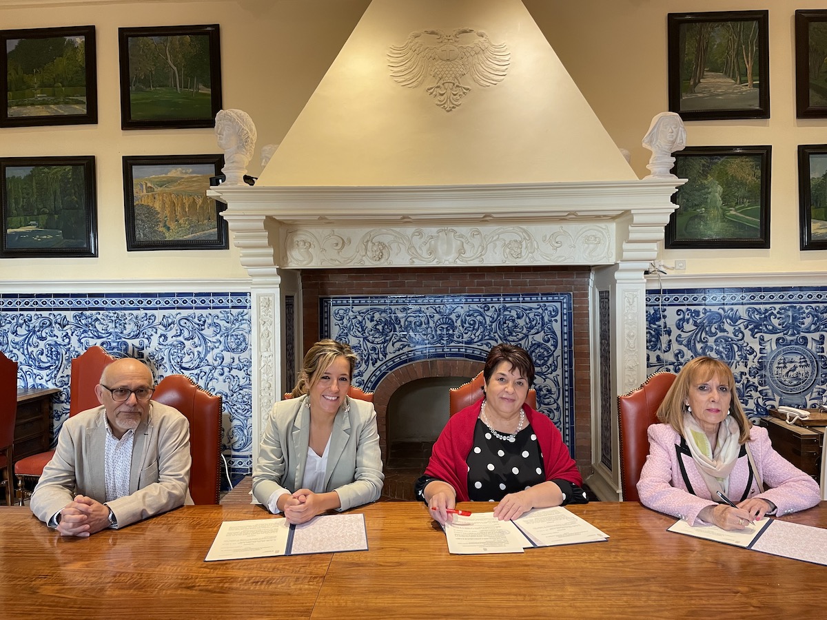 2022-05-26 Firma convenio ascensor Centro Almuzara