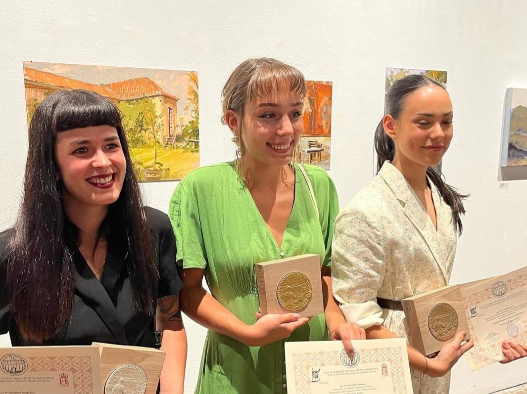 las tres ganadoras del curso de pintores pensionados