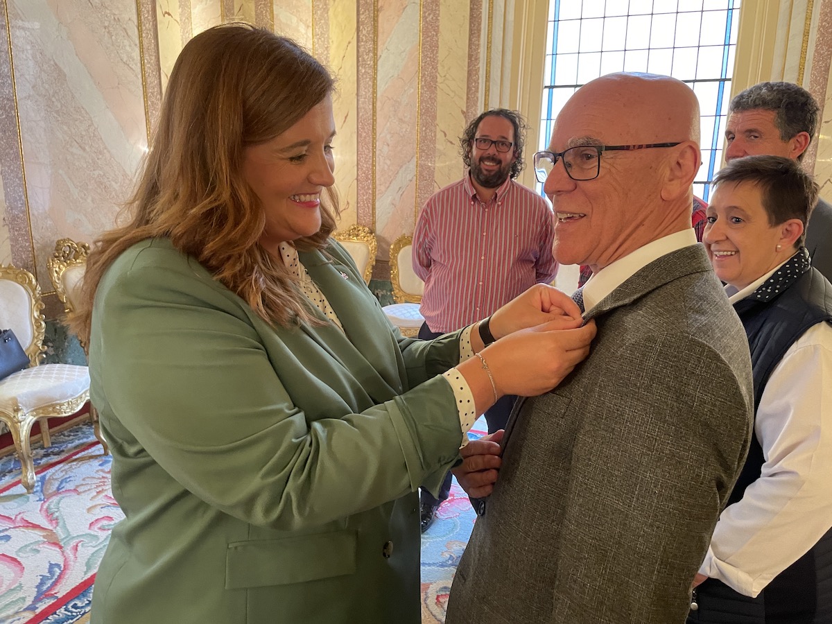 La alcaldesa recibe al Diputado del Común de Canarias 1