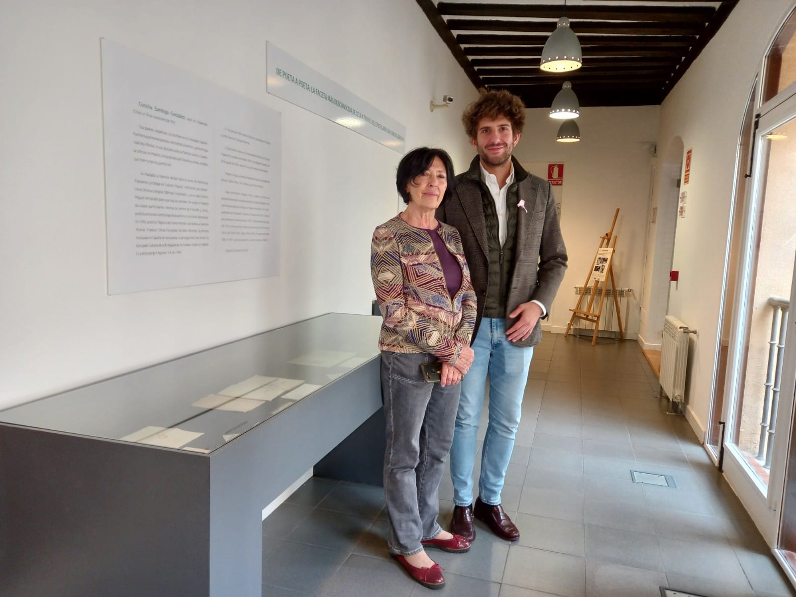 Inauguración exposición 'De poeta a poeta' en la Casa de la Lectura