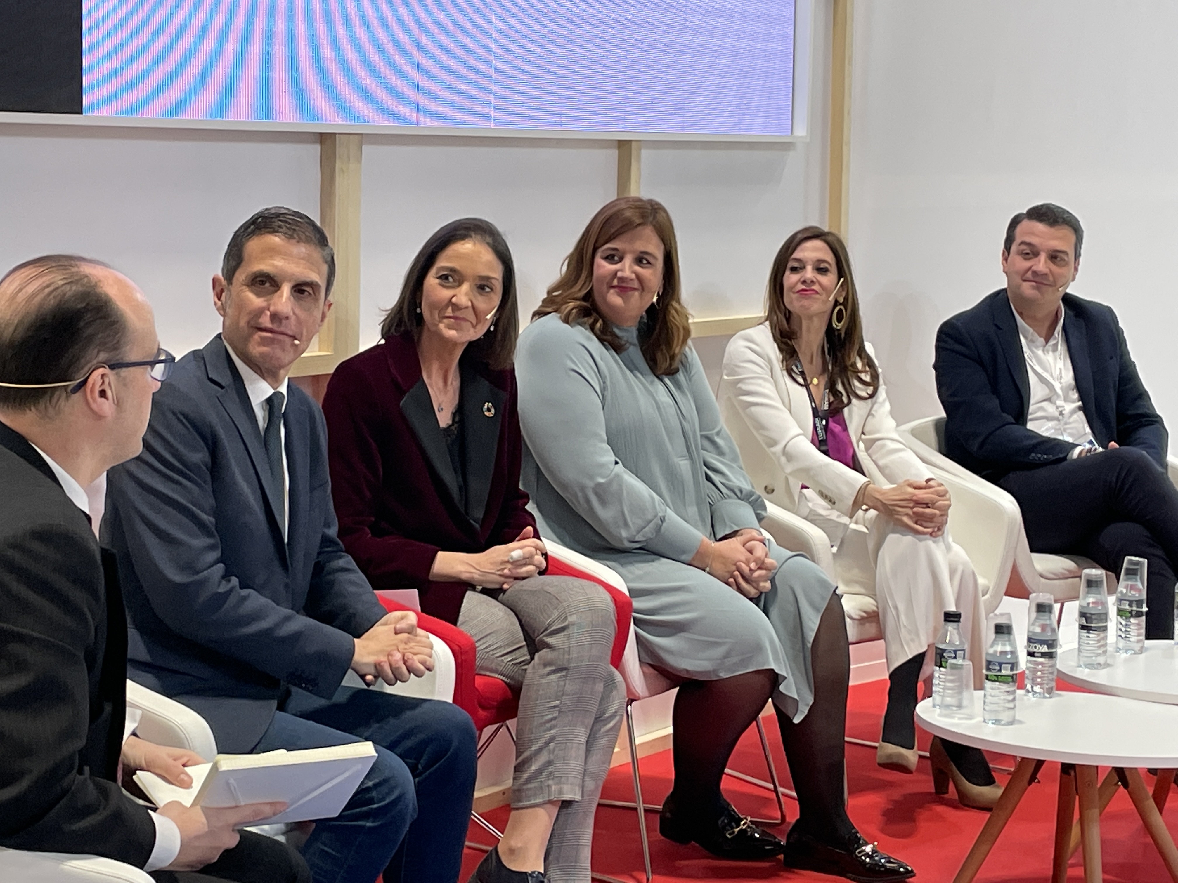 Alcaldesa Clara Martín en FITUR panel debate con Reyes Maroto