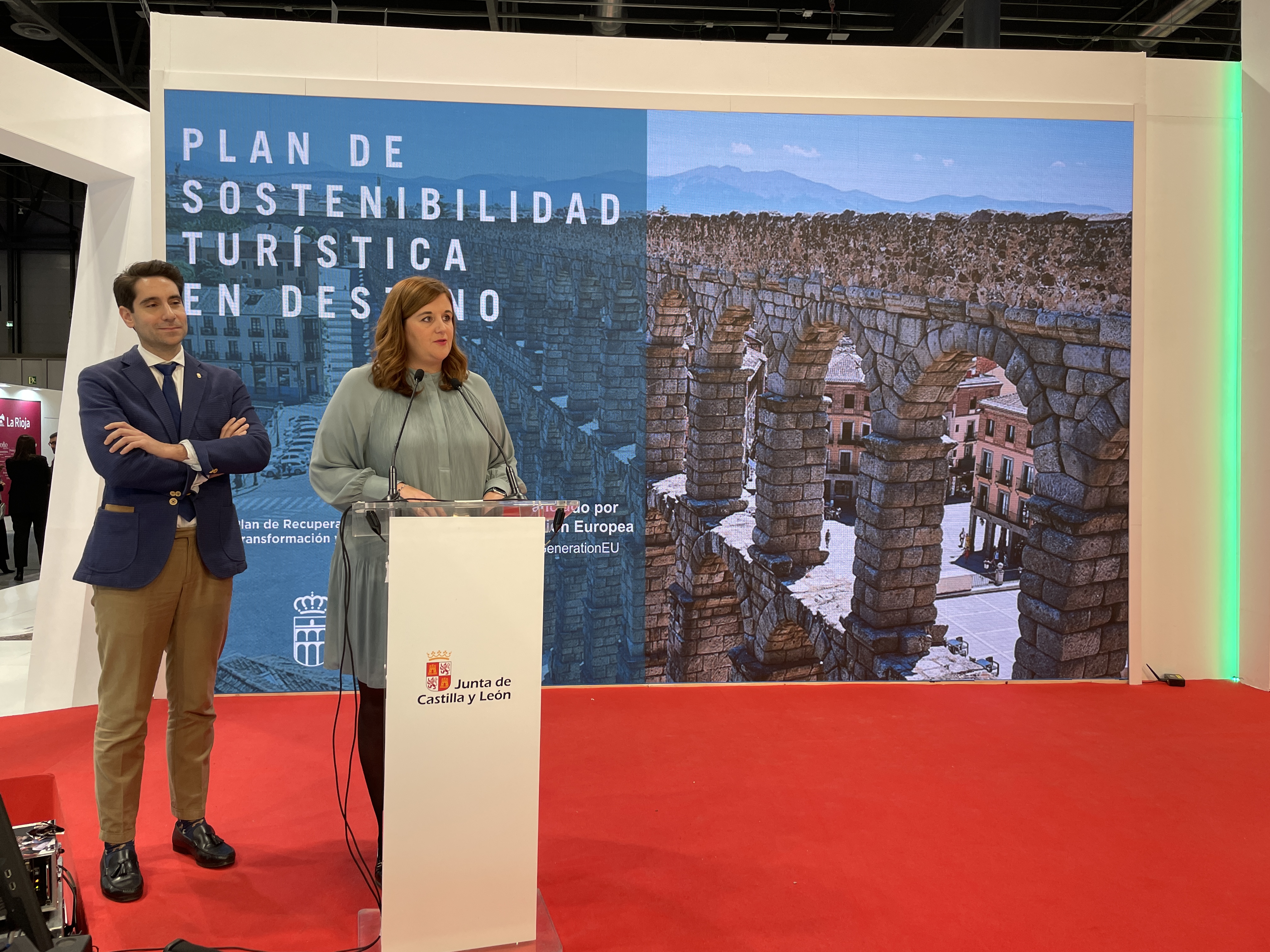 Alcaldesa presentación de proyectos en FITUR