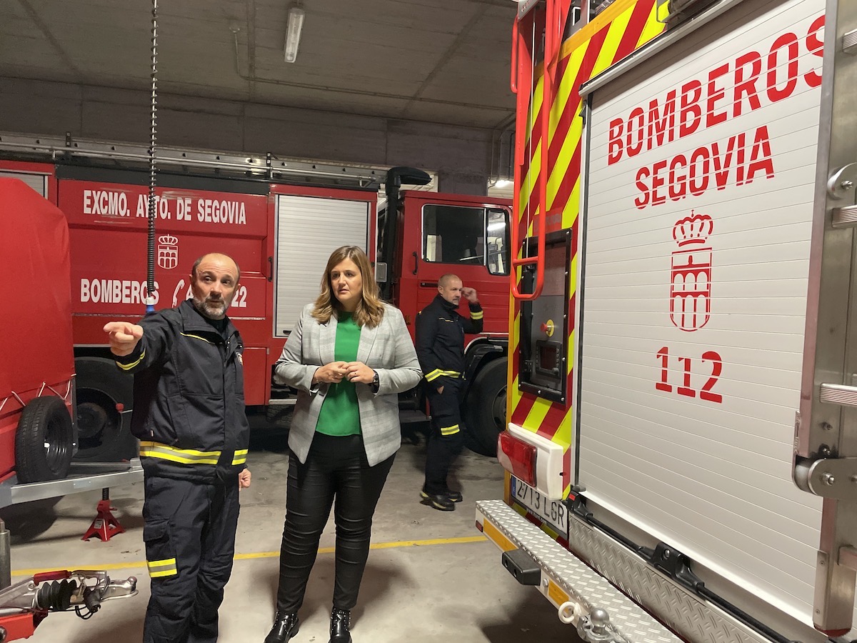 La alcaldesa en el Parque de Bomberos