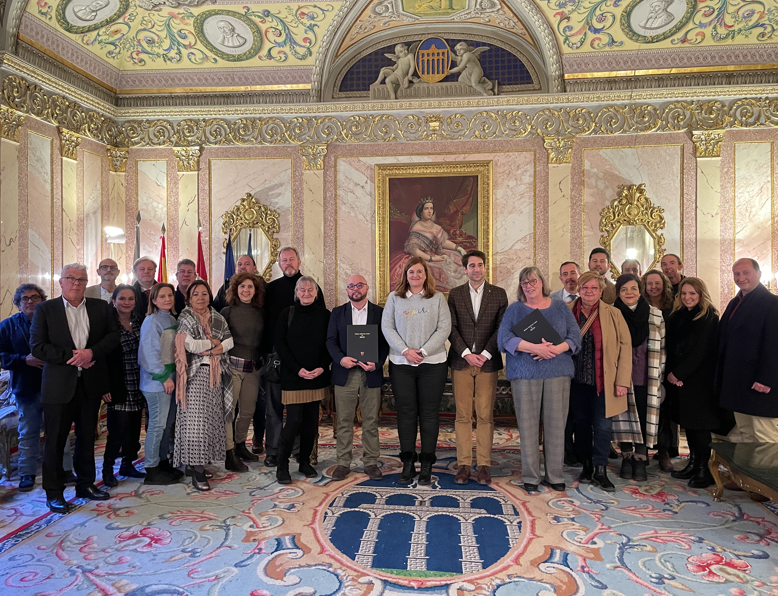 Recepción en el Ayuntamiento representantes del Congreso de FECEI