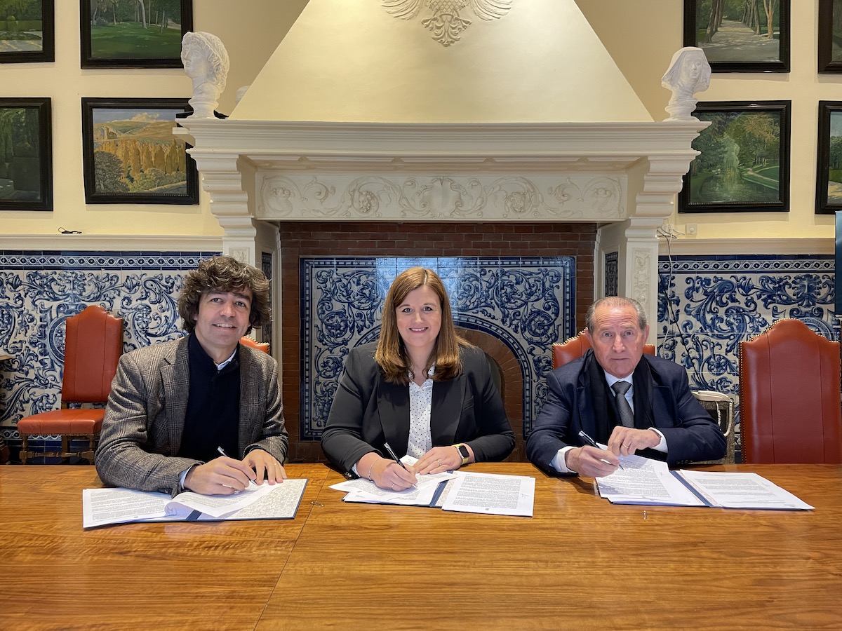 Firma novación convenio Prado del Hoyo