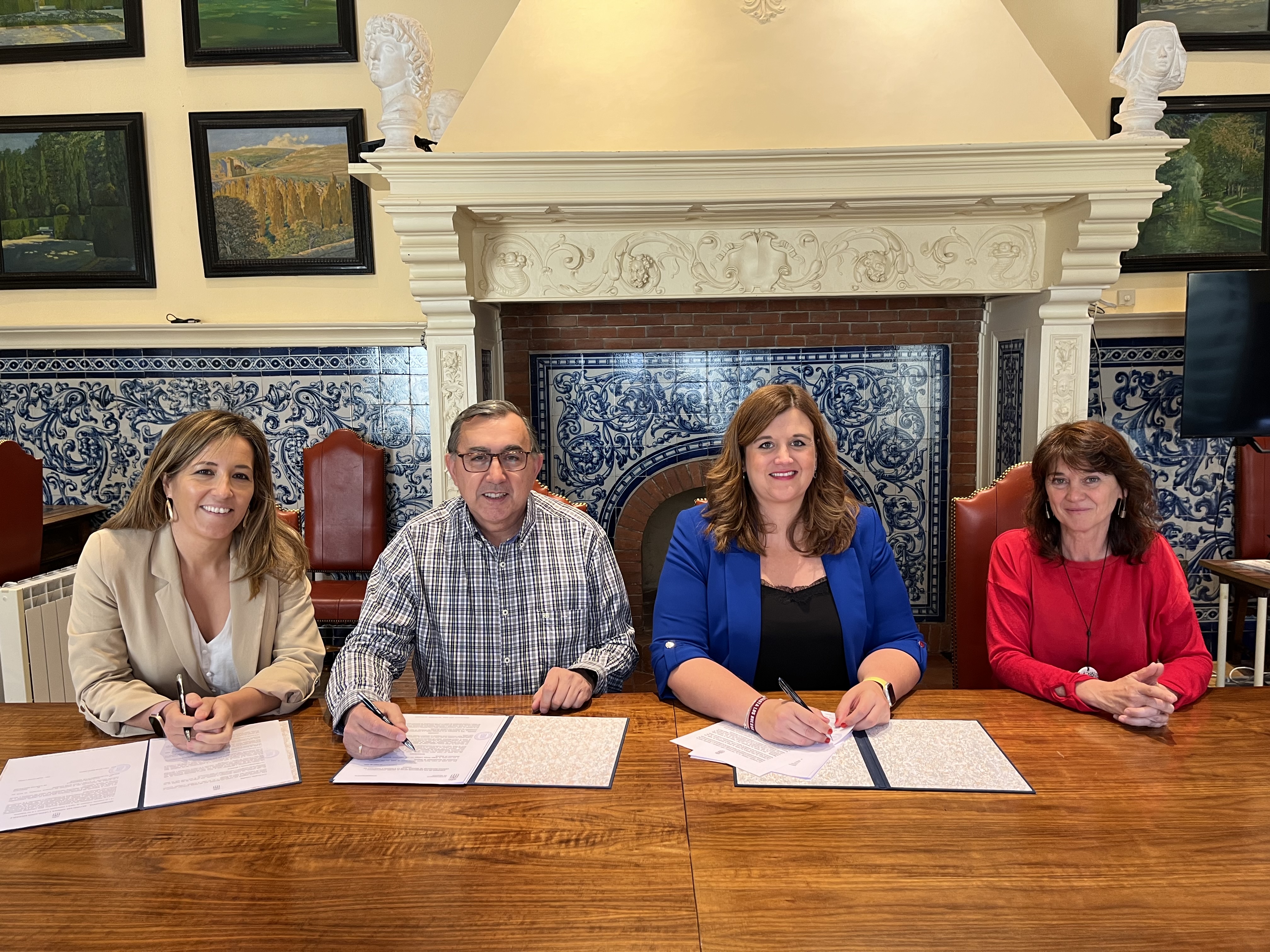 Firma Convenio Cáritas
