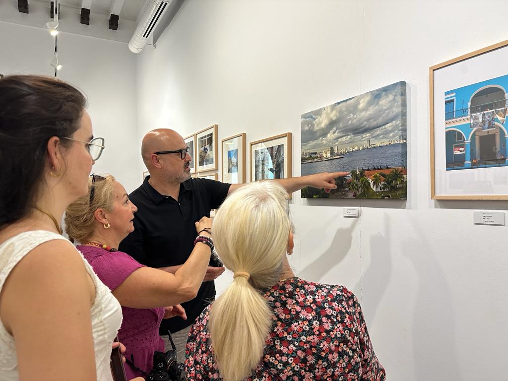 Inauguración de la expo Tres miradas Cuba