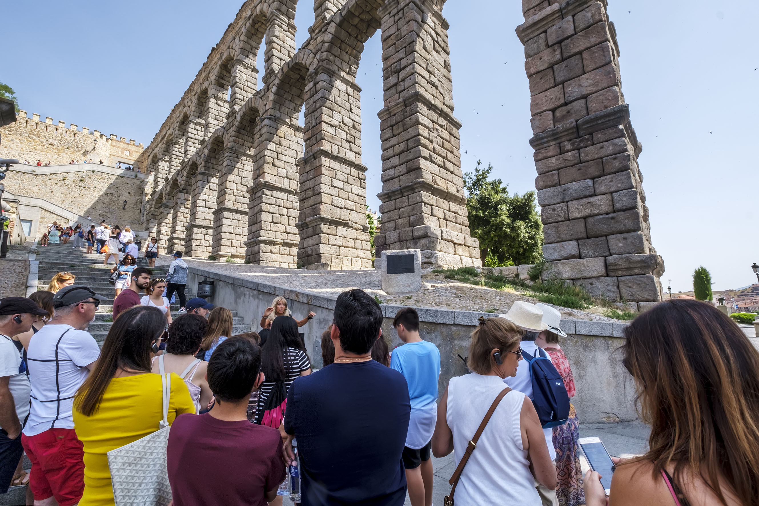 Turistas en el acueducto 