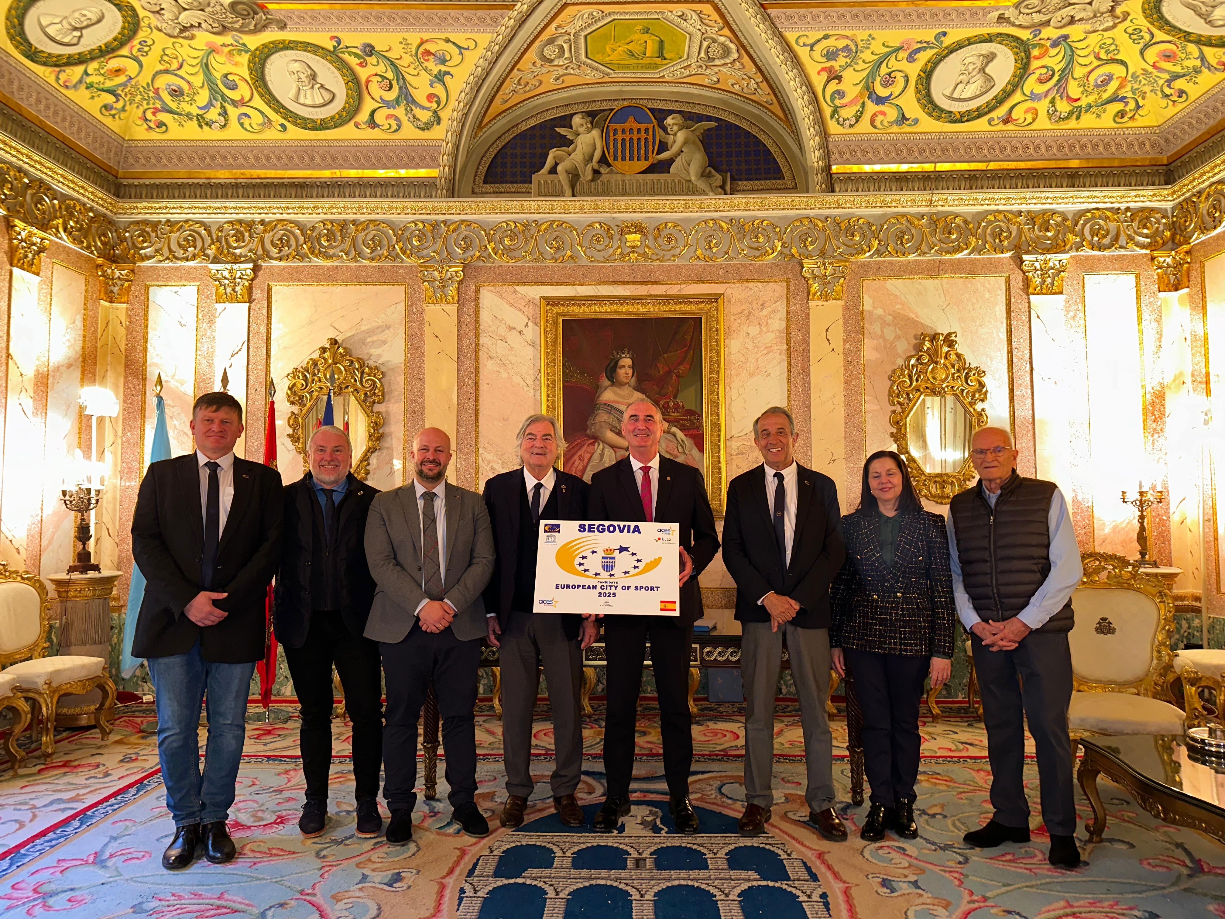 Visita al Ayuntamiento del comité evaluador de la candidatura de Segovia para ser Ciudad Europea del Deporte 2025