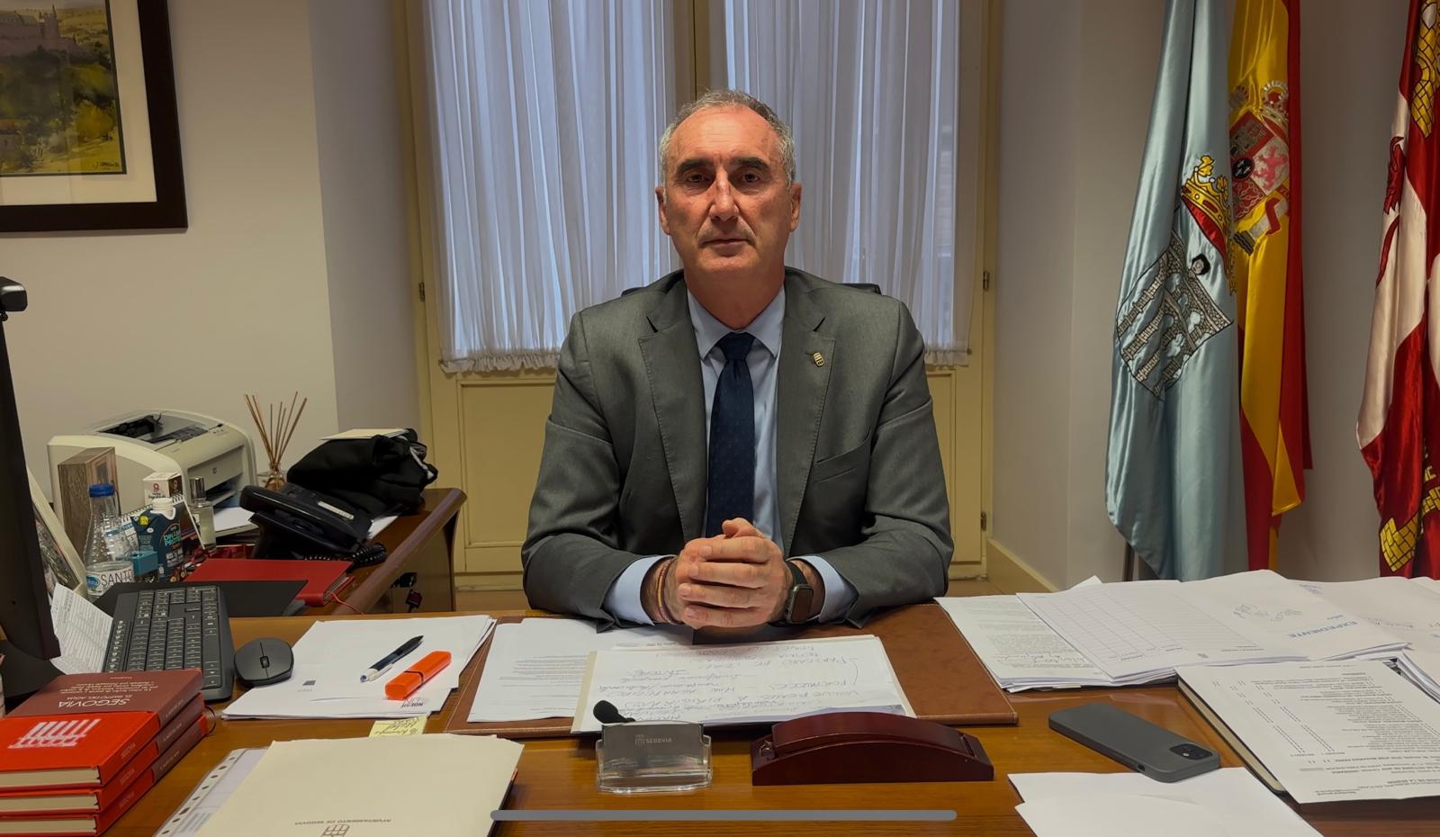 El alcalde comparte con los portavoces el malestar por la suspensión unilateral de la implantación del Citar en Segovia
