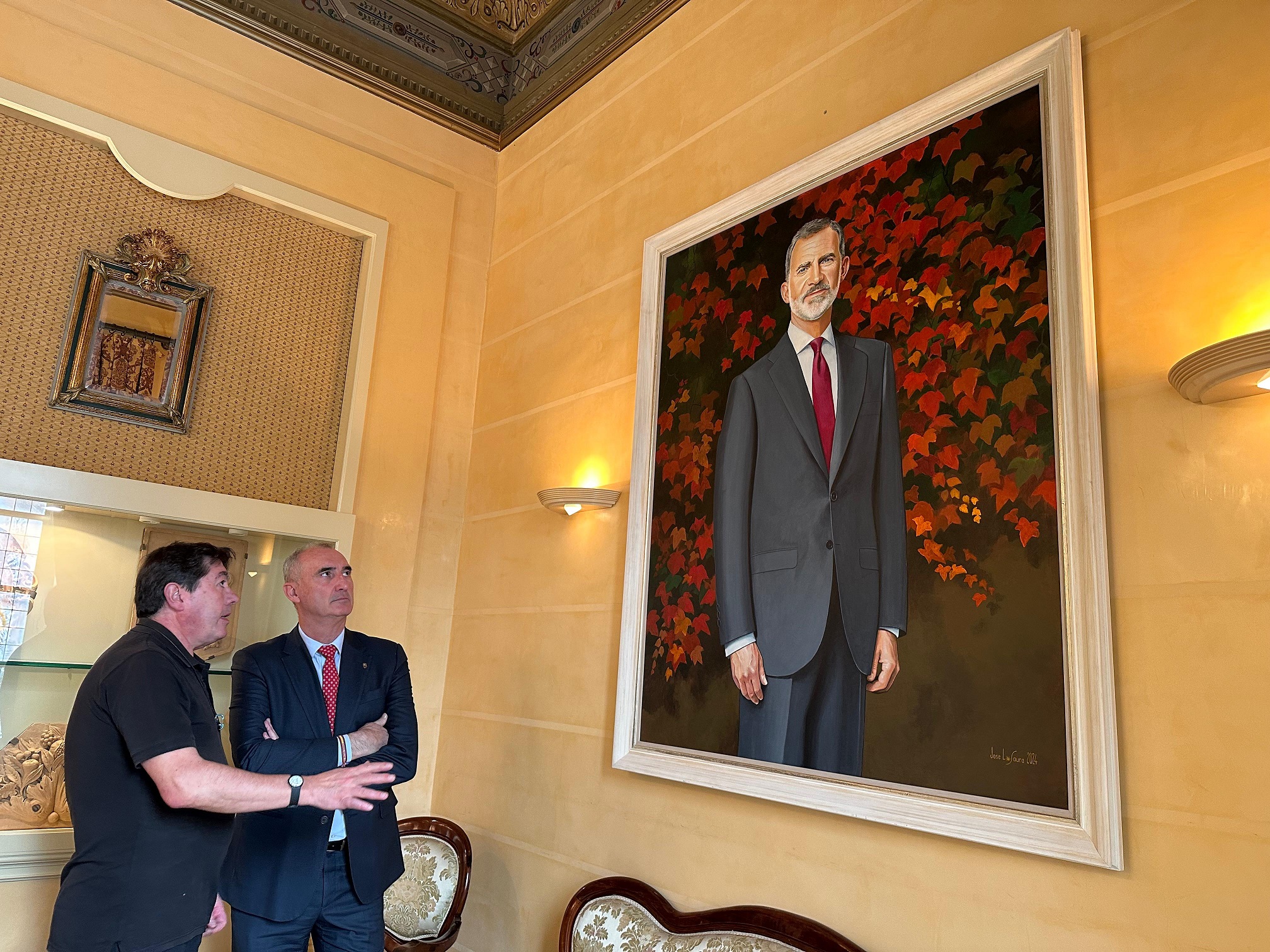 El cuadro de Felipe VI ya está instalado
