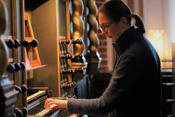 La organista Bine Bryndorf
