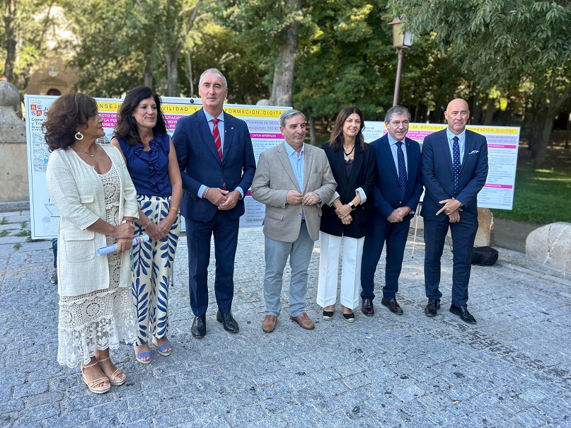 Visita del consejero de Movilidad a la Cuesta de los Hoyos