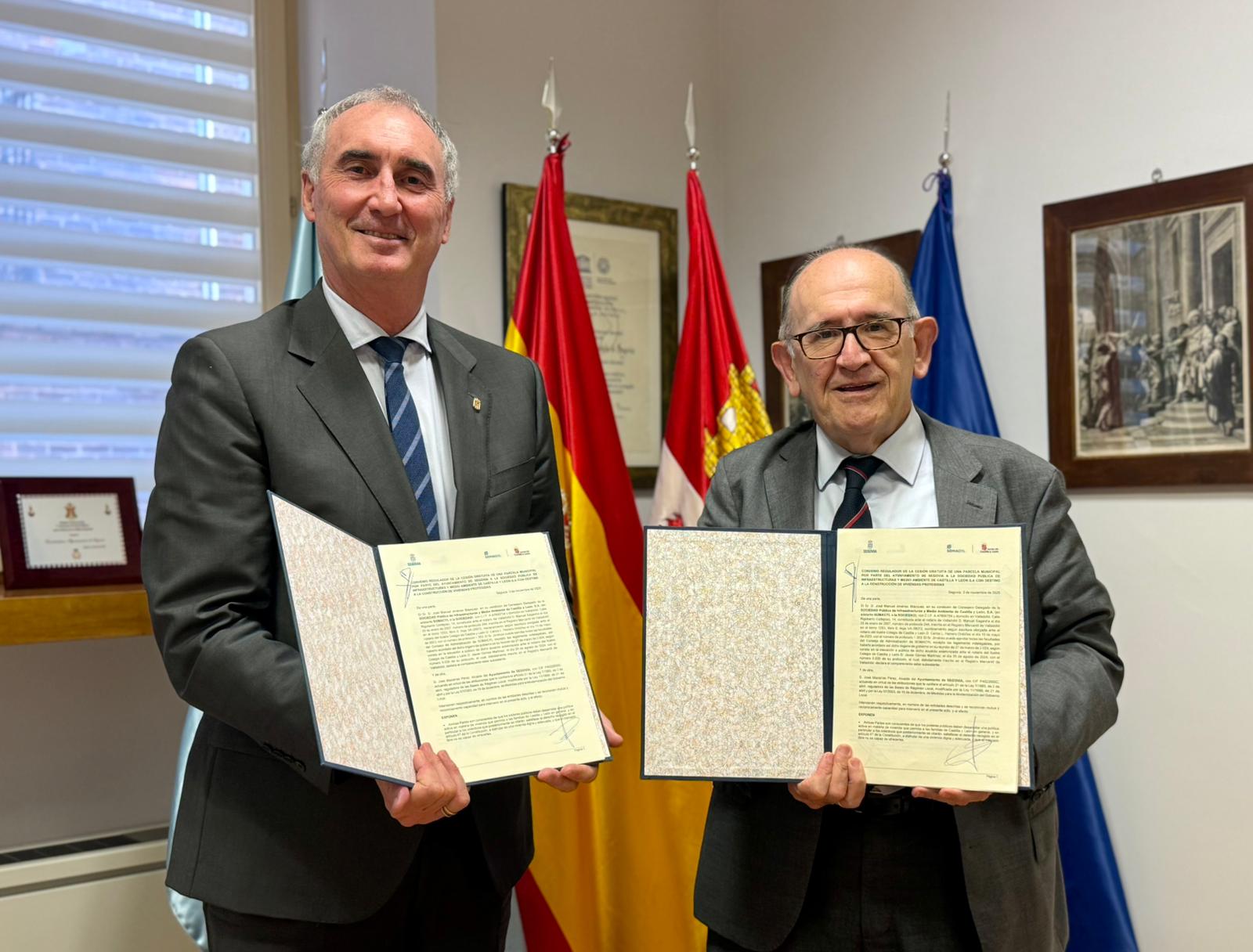 El Ayuntamiento y Somacyl firman el convenio para construir 16 viviendas protegidas para jóvenes en San Lorenzo  