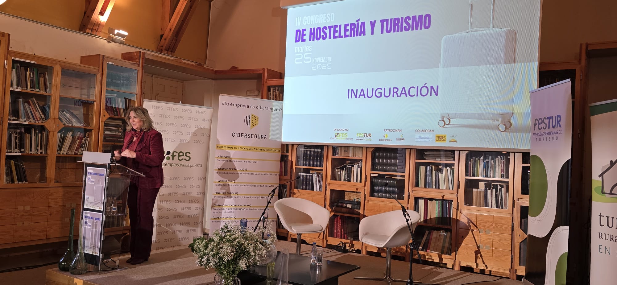 La concejala de Turismo defiende en el Congreso de Hostelería y Turismo un modelo sostenible para la ciudad
