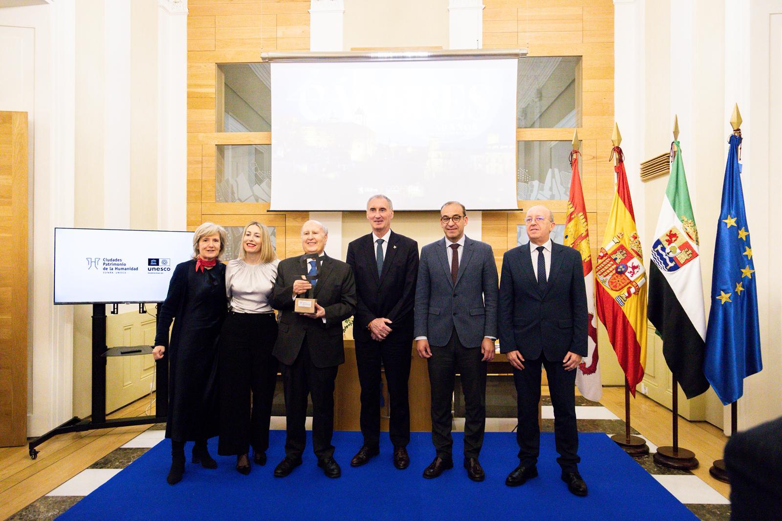 El Grupo de Ciudades Patrimonio entrega en Cáceres su premio anual a la Fundación Tatiana
