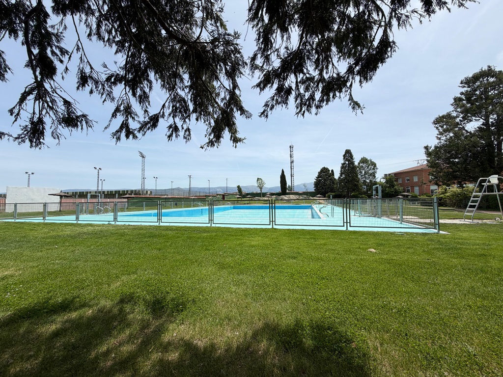 La piscina municipal de verano abrirá en junio con una imagen renovada tras una inversión de 315.000 euro