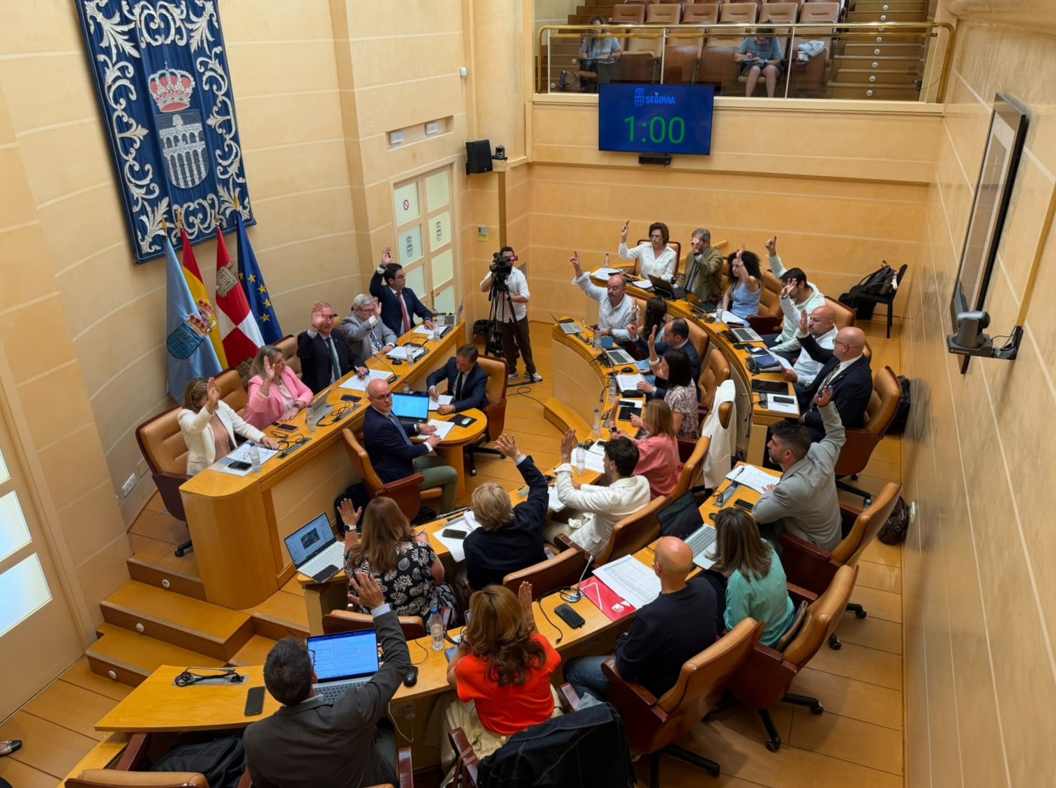 El pleno aprueba más de 10 millones de euros en inversiones para modernizar y mejorar la ciudad