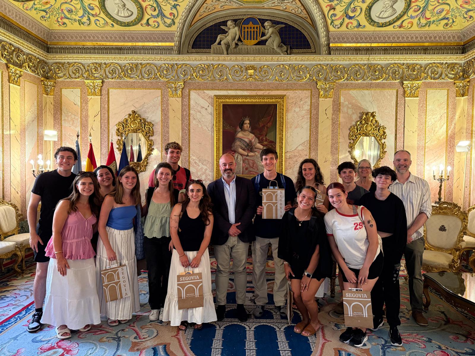 Trece estudiantes de la Universidad de Kentucky participan en una nueva edición del programa KISS Spain Verano en Segovia