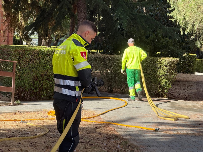 servicio de riego de zonas verdes de comunidades afectadas por las restricciones