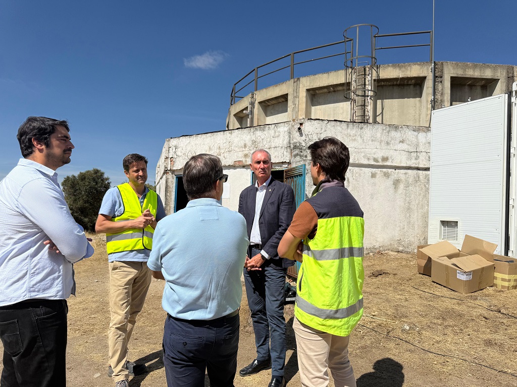 El Ayuntamiento instala una potabilizadora portátil junto al depósito de Revenga 