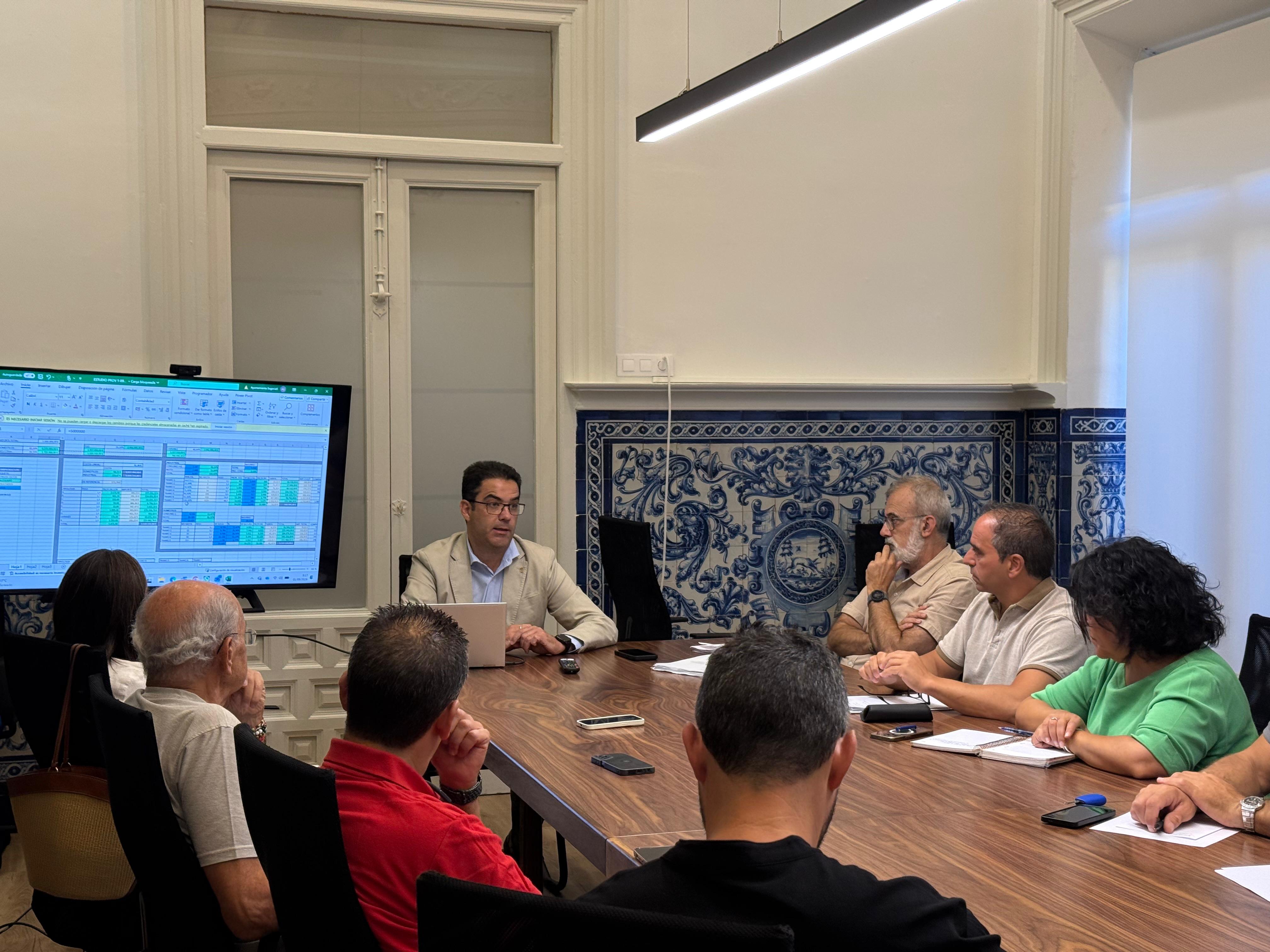 Reunión Ayuntamiento, FES y asociaciones empresariales sobre la tasa de recogida de residuos