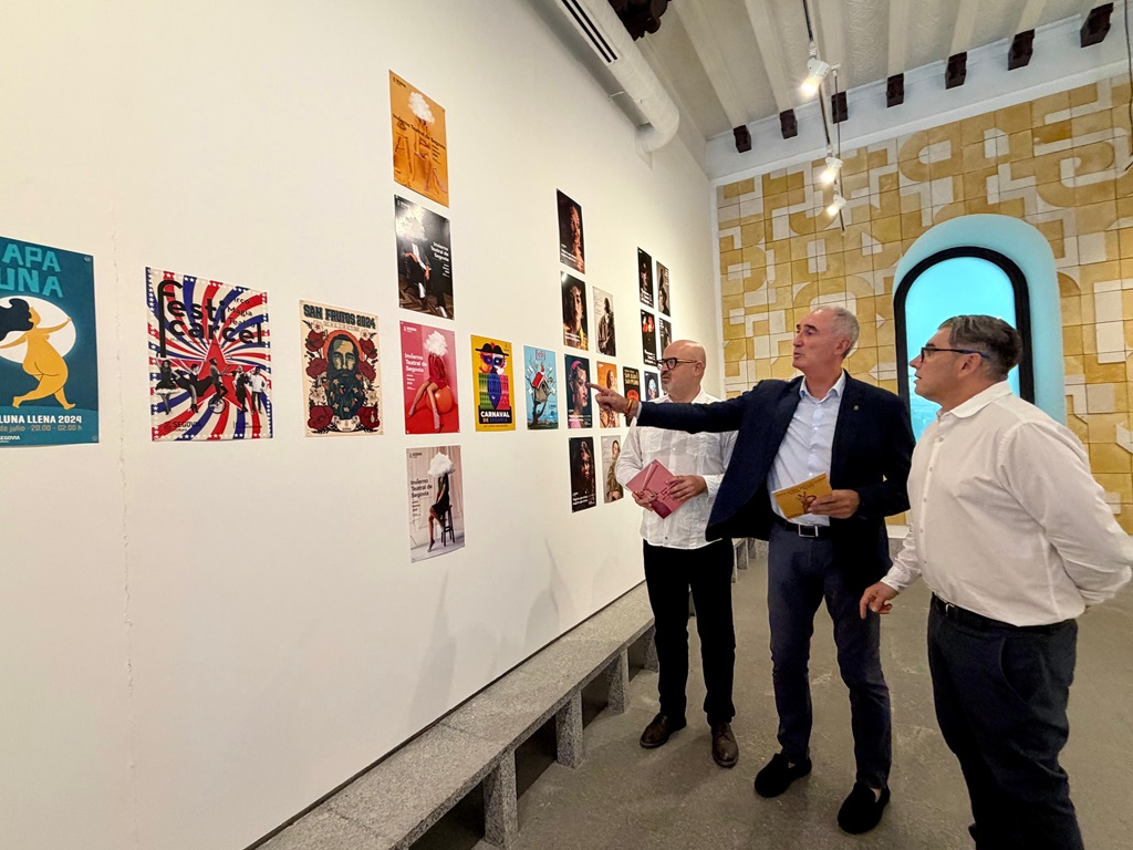 Exposición de carteles en la Casa de la Lectura