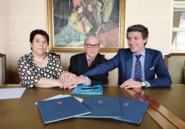 2019-03-18 Firma convenio Federacion asociaciones y El Cristo