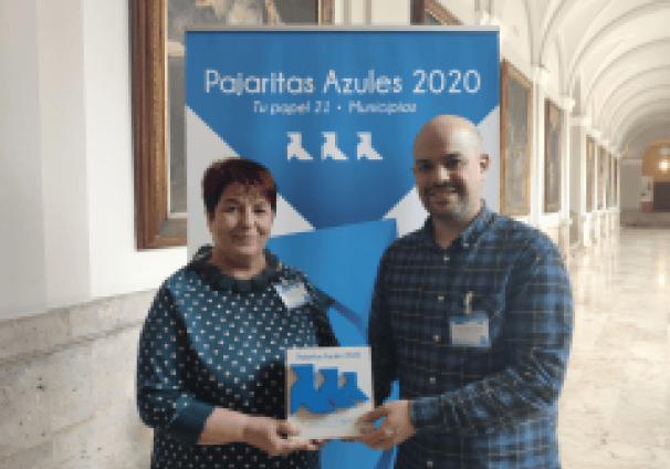 2020-02-04 Entrega pajarita azul 
