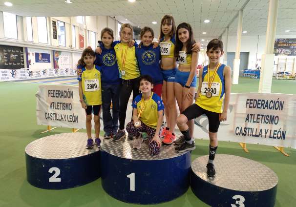 Varios en podio (2)