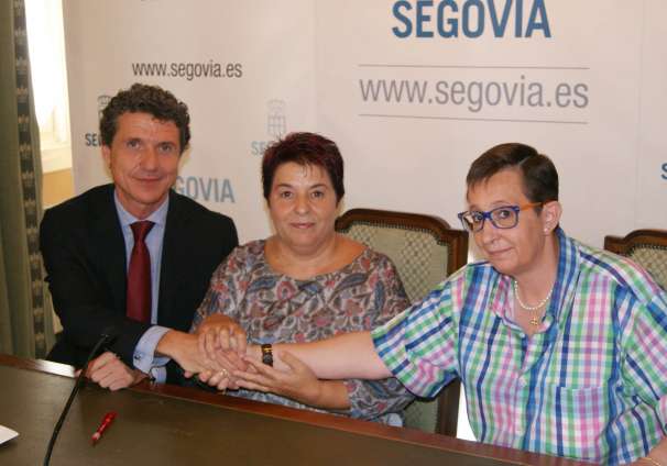 2016-09-01 firma convenio Asoc. Vecinos Santa Eulalia