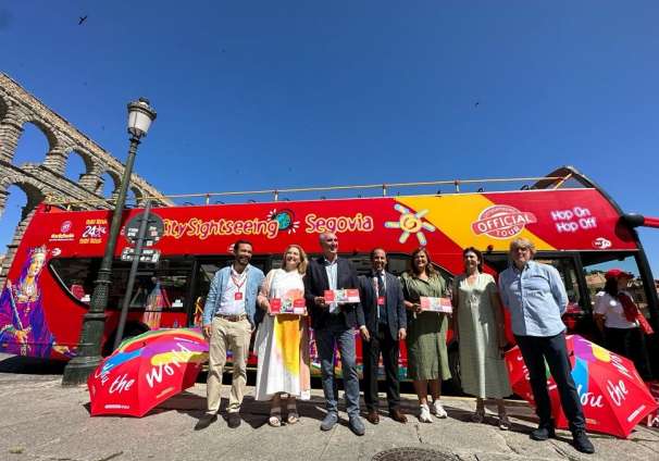 Presentación bus turístico en el Acueducto 2