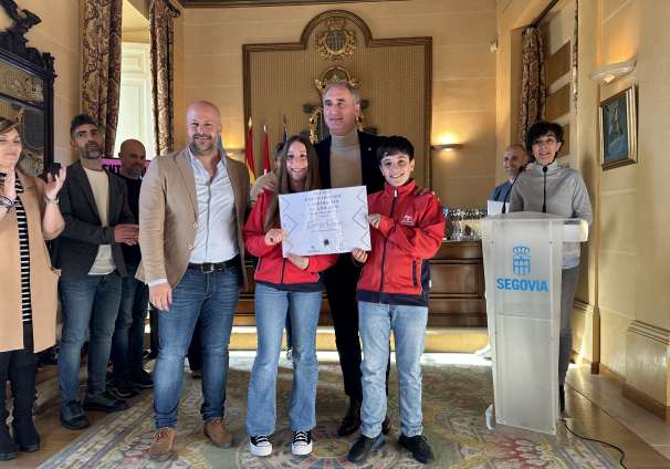 Entrega premios carrera Fin de Año salón 34