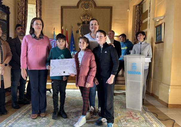 Entrega premios carrera Fin de Año salón 33