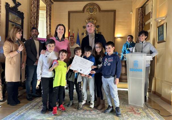 Entrega premios carrera Fin de Año salón 28