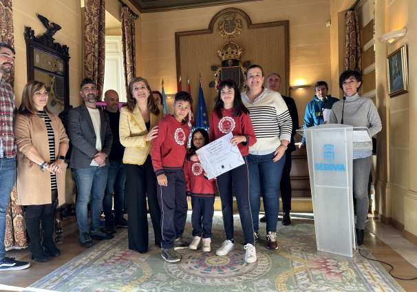 Entrega premios carrera Fin de Año salón 27