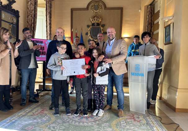 Entrega premios carrera Fin de Año salón 24