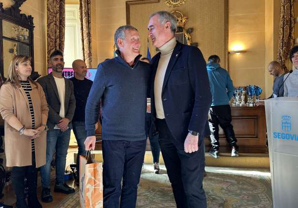 Entrega premios carrera Fin de Año salón 1