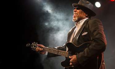 Actuación de BigDaddy-Afro en Blue Festival