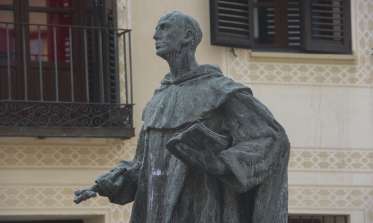 Estatua San Juan Cruz en Segovia