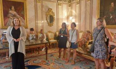 May Escobar, recibe a un centenar de profesores de español en Estados Unidos