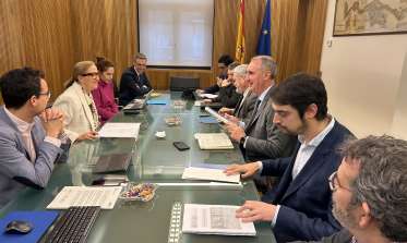 Reunión que ha mantenido el alcalde de la ciudad, José Mazarías, con la presidenta de la Confederación Hidrográfica del Duero, María Jesús Lafuente.