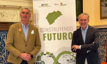 Reunión de trabajo entre el alcalde de la ciudad, José Mazarías y el presidente de la FES, Andrés Ortega