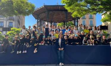 Muestra de los trabajos sobre Isabel la Católica en la plaza Mayor