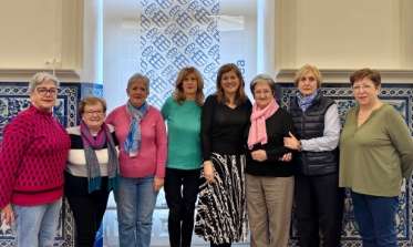 Visita de una representación de la Asociación de Mujeres de San Millán