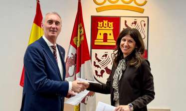 Acuerdo con la Junta La delegada territorial, Raquel Alonso y el alcalde José Mazarías