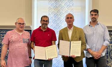 Firma de convenios de Titirimundi y de la Escuela Dulzainas